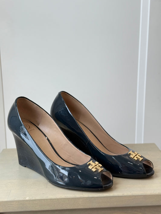 Tory Burch Navy Blue Patent Leather Pumps – Size 10