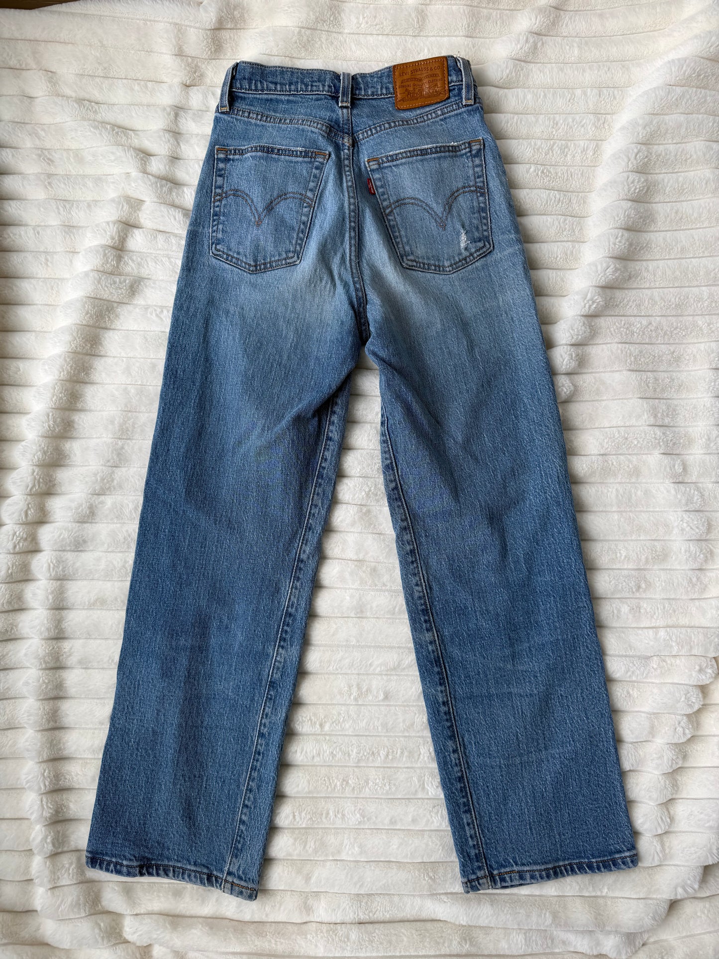 Levi’s Ribcage Straight Jean - Size 25