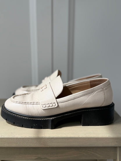 Coach Off-White Leather Loafers – Size 8.5
