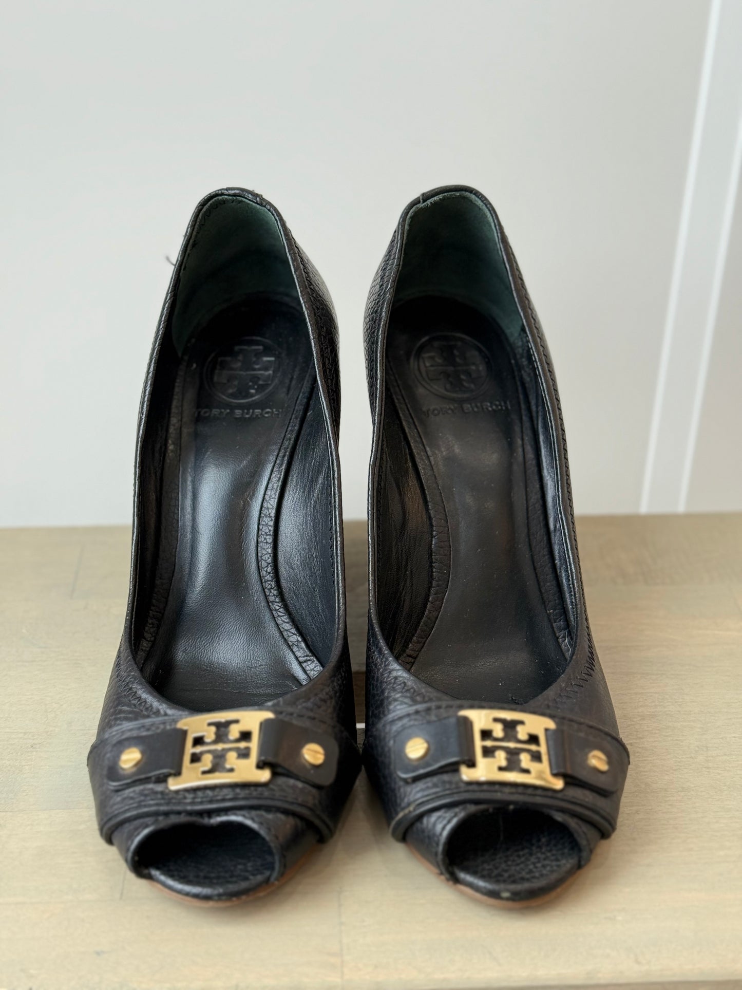 Tory Burch ‘Carnell’ Peep‑Toe Wedge Pump – Size 9