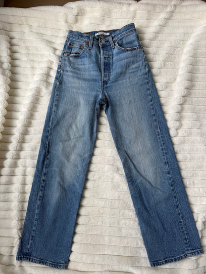 Levi’s Ribcage Straight Jean - Size 25