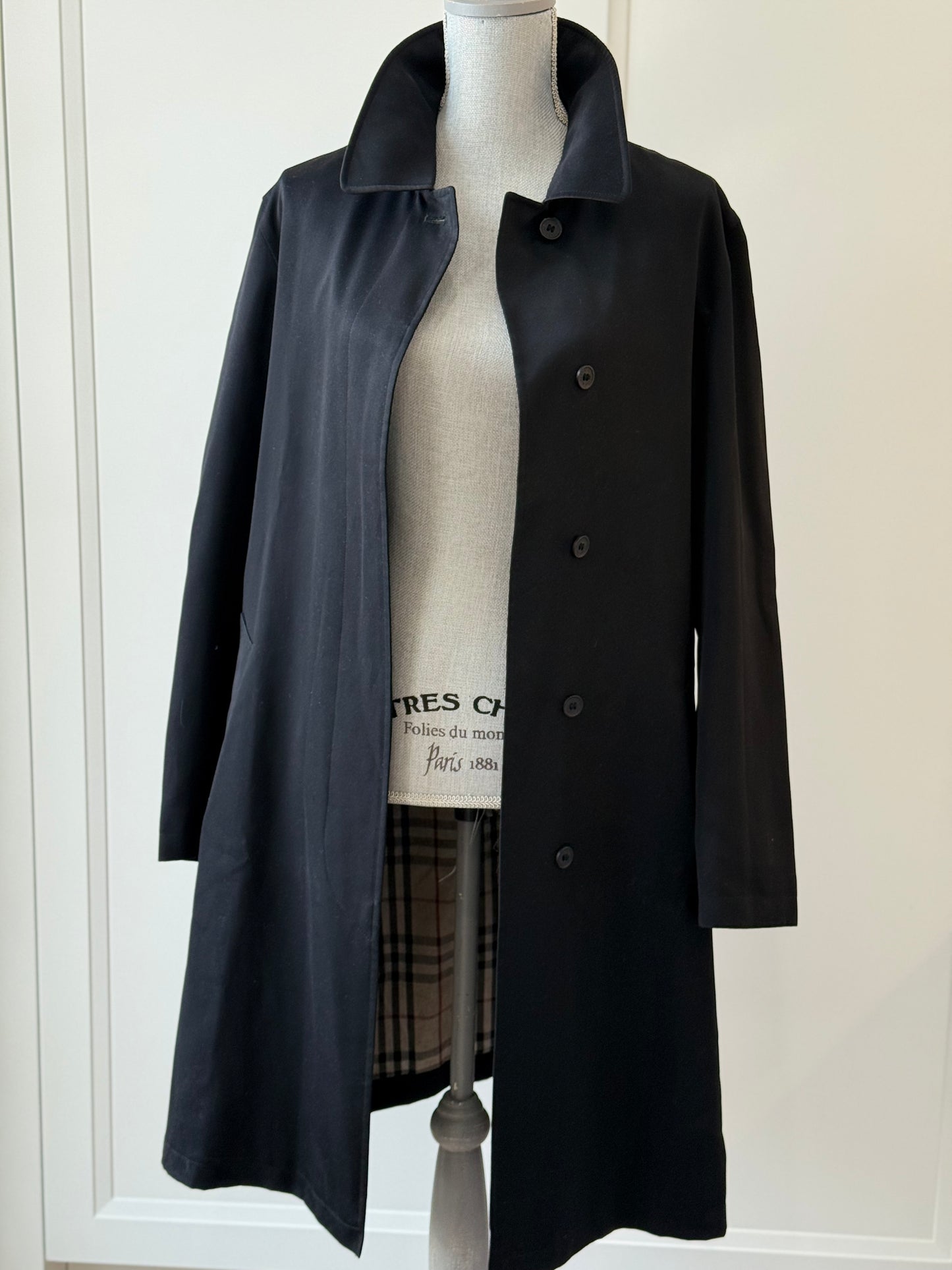 Burberry Single-Breasted Trench Coat with Check Lining – Size XL