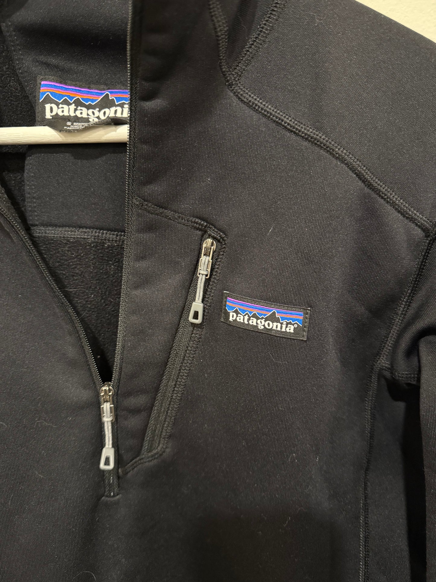 Patagonia Quarter-Zip Performance Pullover Size S
