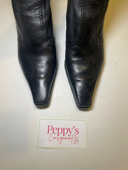 Stuart Weitzman Kitten Heel Booties Size 8.5