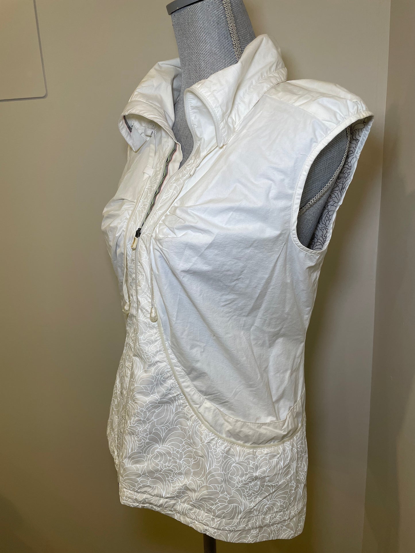 Lululemon White Breathable Vest